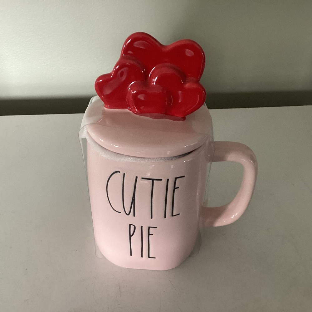 Rae Dunn cutie pie topper mug